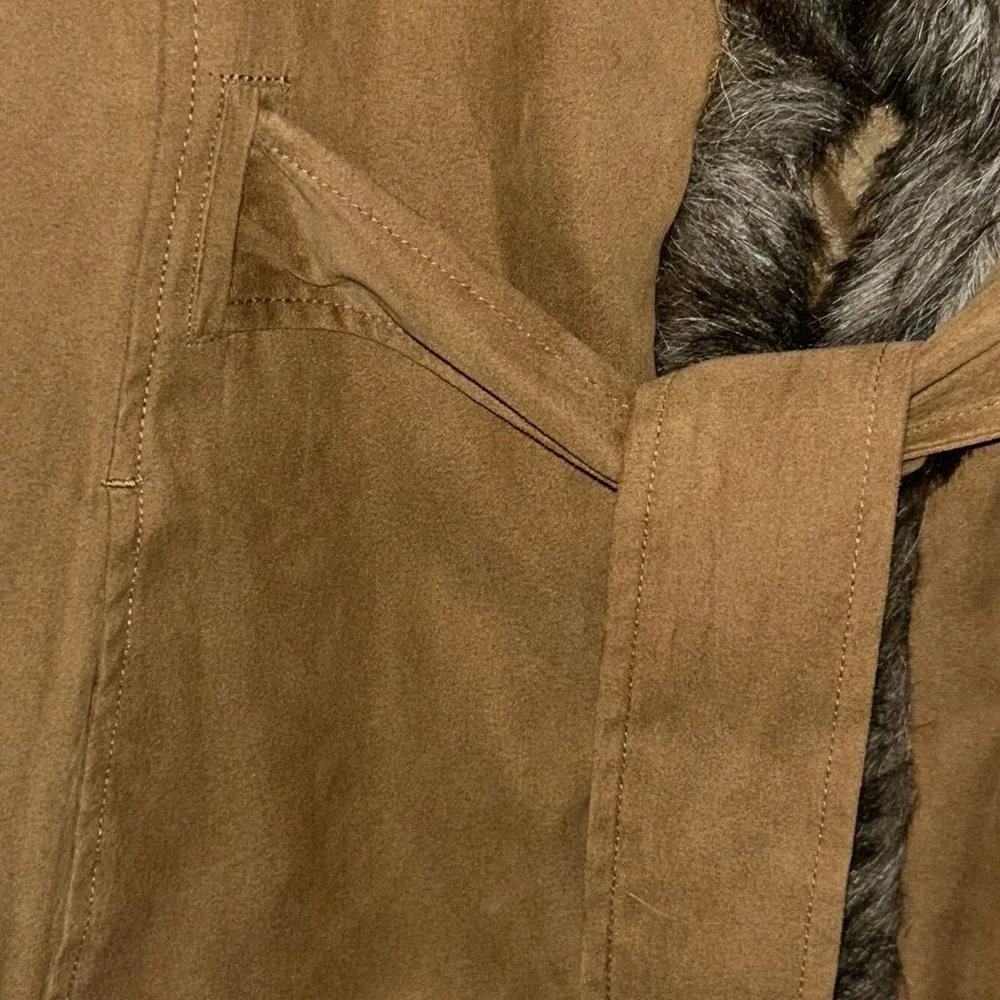 Ariat vegan suede/faux fur wrap vest w/tie sz XS NWOT - Picture 9 of 9